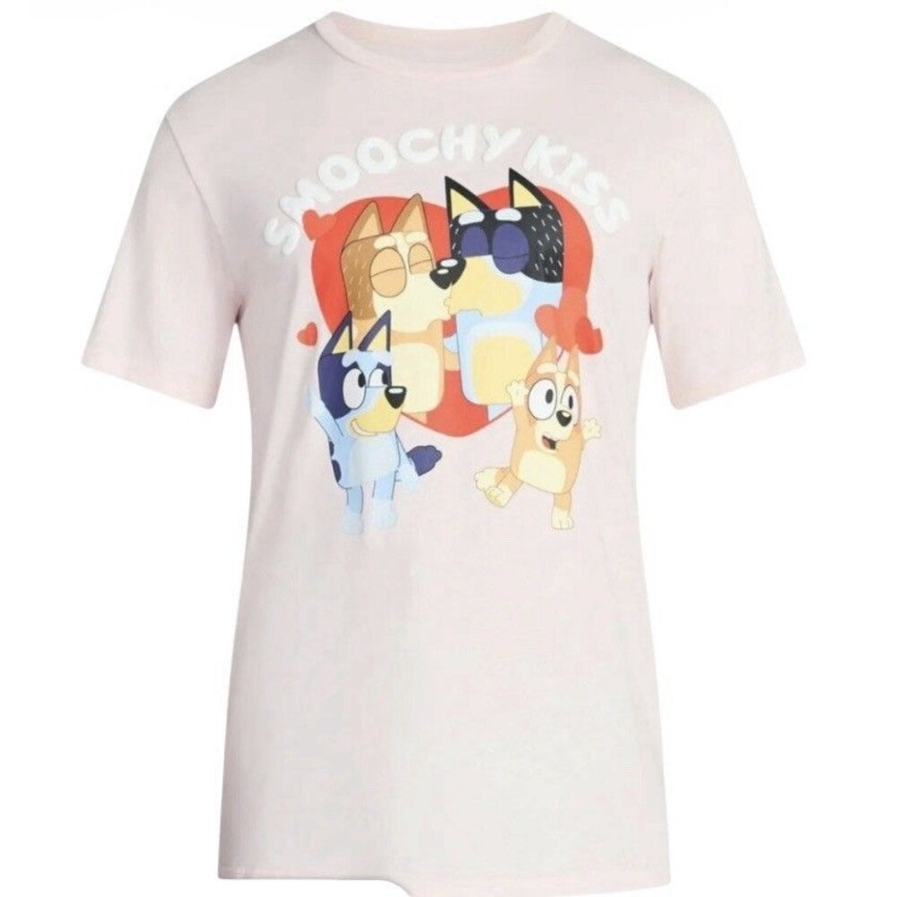 Bluey Men's Valentine's Day Graphic Tee Smoochy Kiss XS